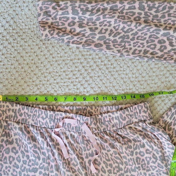 Just Be Womens Oversized L Pink Gray Leopard Print Pajama Set Ultra Soft - Picture 8 of 9